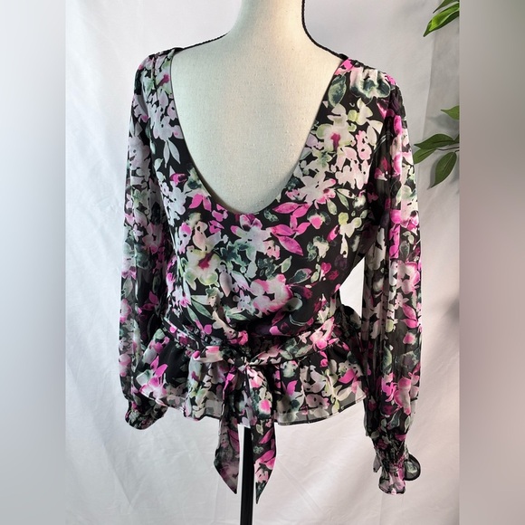 Bar III Black and Green Ruffled Blouse 🪷🖤 - Picture 5 of 10